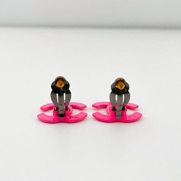 CHANEL Neon Pink Logo CC Earrings Clip Vintage 2005 Y2K - Picture 9 of 15
